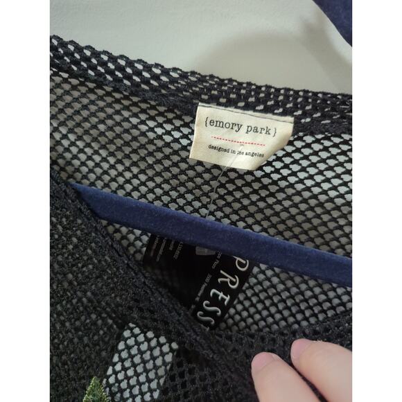 Emory Park Net Rose Tee Top NWT - Picture 4 of 5